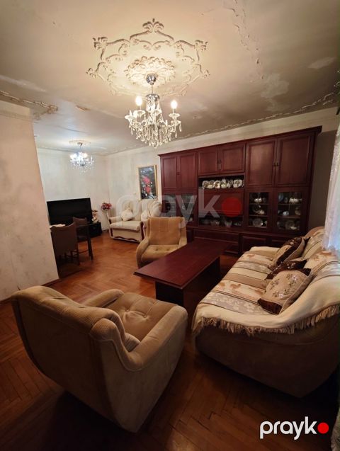 Satılır 4 otaqlı köhnə tikili 90 m² — Bakı