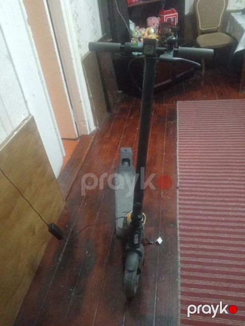 İşlənmiş Elektrik samokat 12", 751 - 1000 Vt, 26 - 35 km/s, Ünvandan götürmə — Bakı