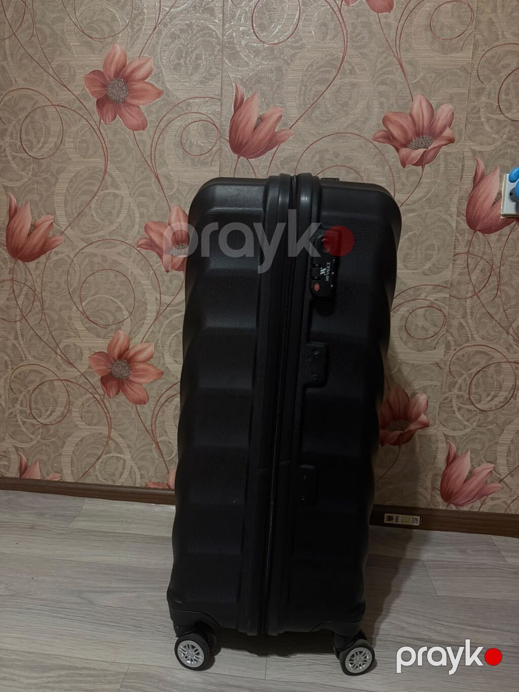 Səyahət çəmadanı – böyük ölçü, sərt korpus - Rəng: qara, V formalı — Çamadanlar, Bakı (2)