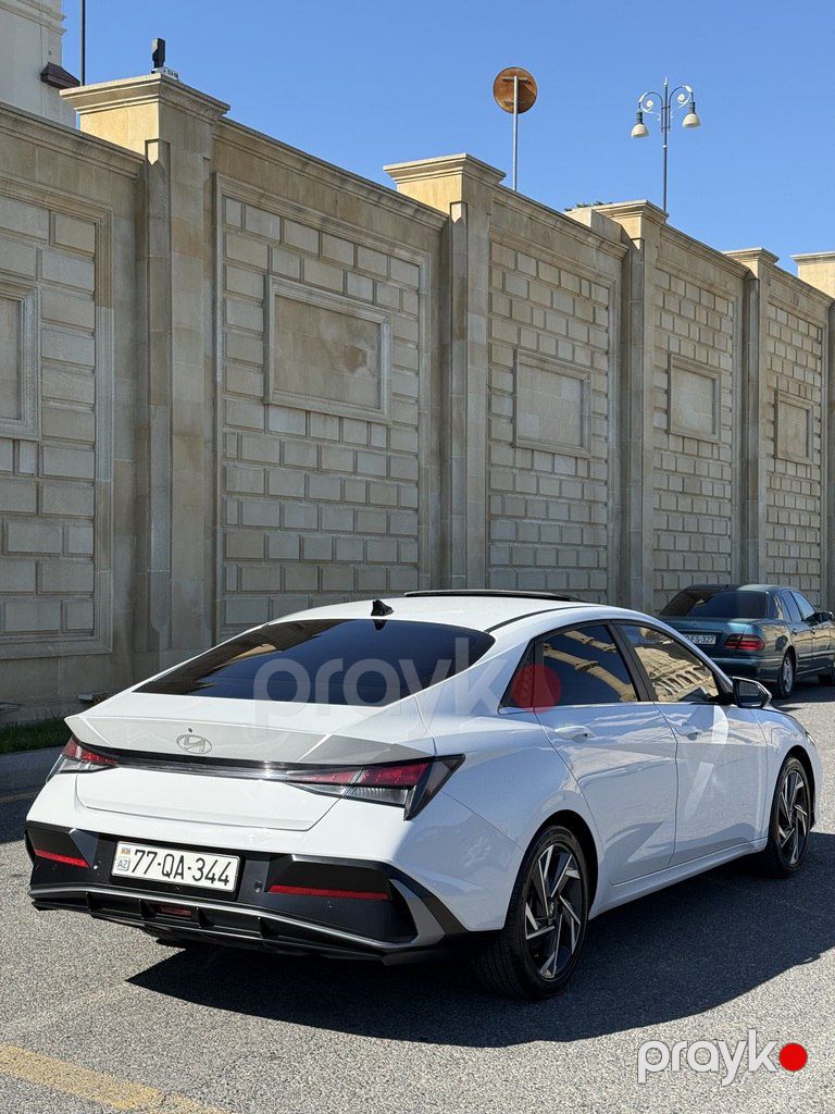 Hyundai Elantra, 1.5 L, 2025 il, 13 500 km — Avtomobillər, Bakı (4)