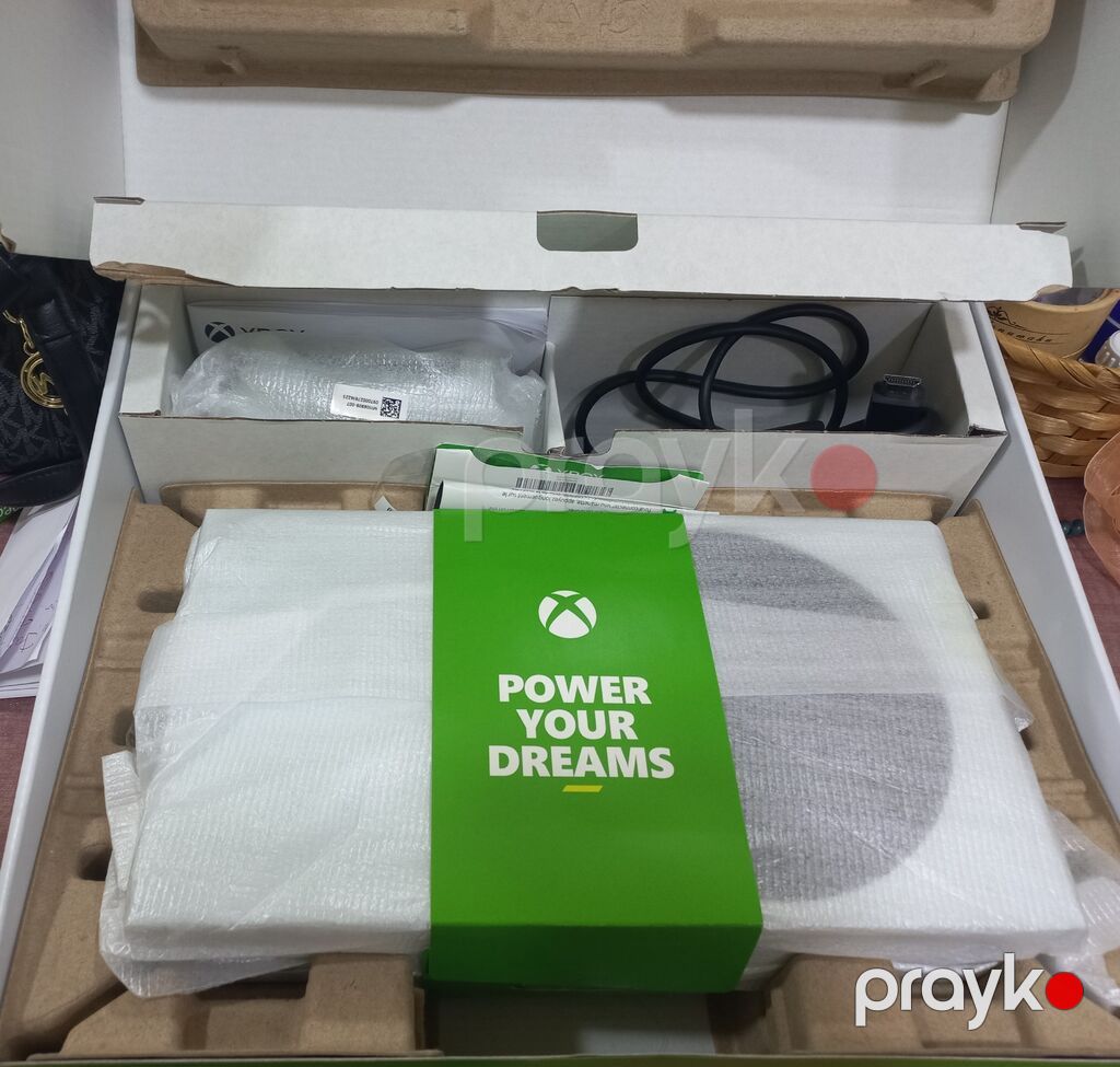 Xbox Series S oyun konsolu + əlavə Xbox Wireless Controller (80 manat) — Oyun konsolları, Bakı (2)