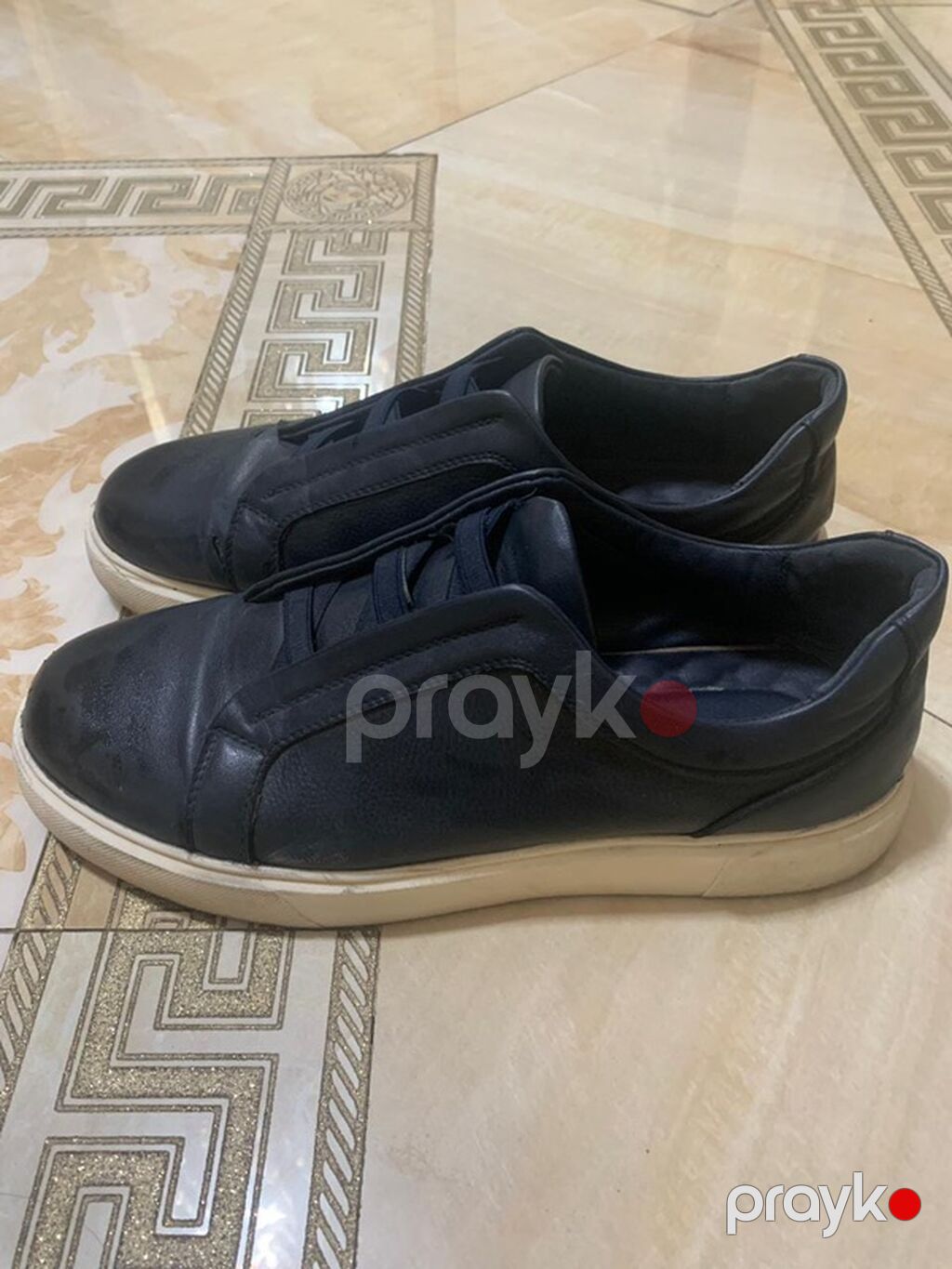 Qara rəngli kişi slip-on krossovkaları - Üst hissə: yumşaq teksturalı — Krossovkalar, Masazır (2)