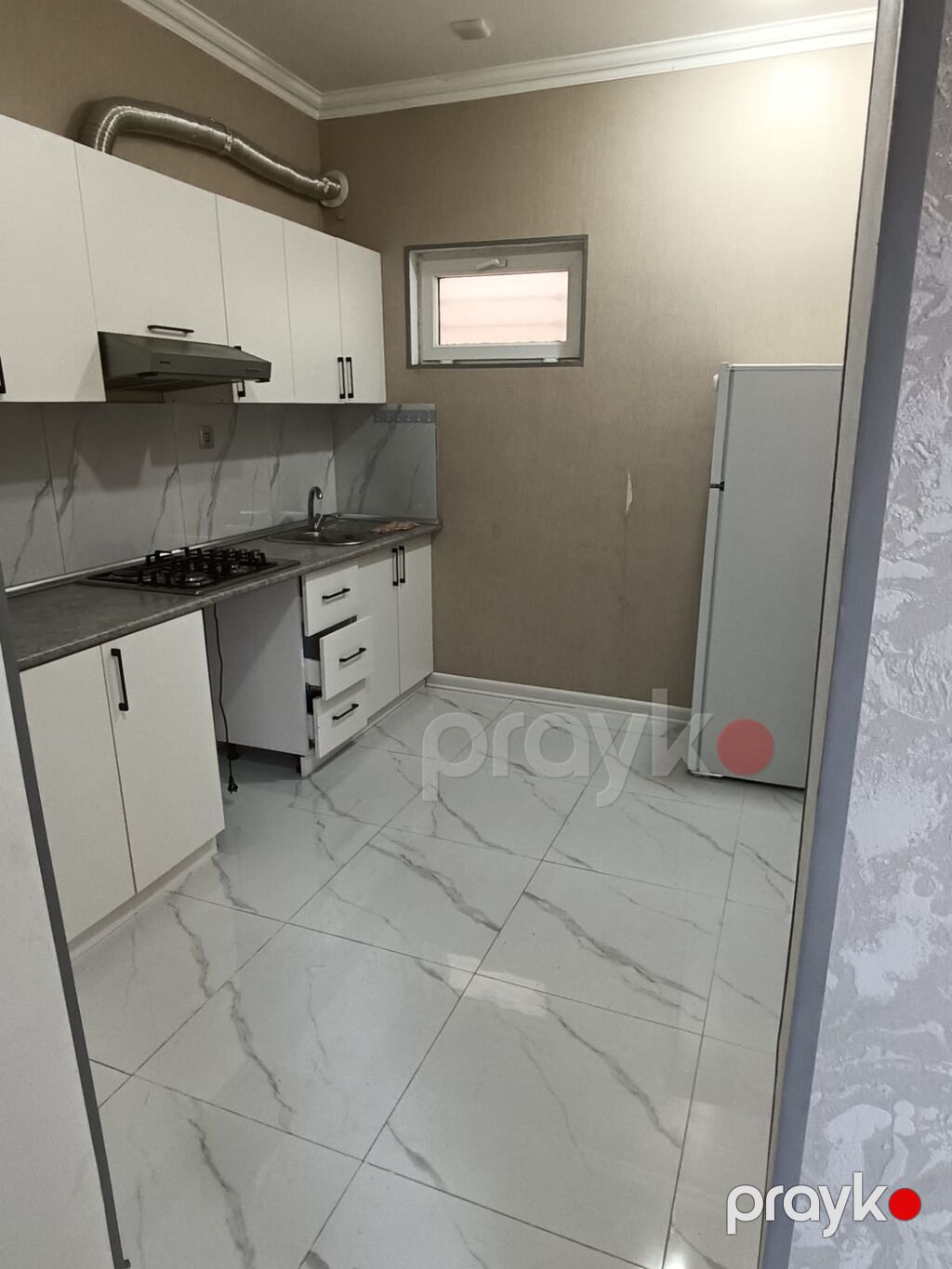 2 otaqlı mənzil – işıqlı və səliqəli planlama - Geniş zal: divar — Mənzil, Digah (4)