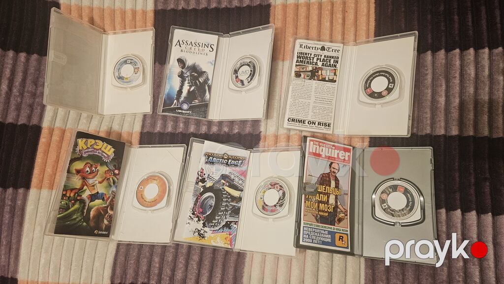 PSP Street satılır. Üzərində 6 oyun disci 5ində manualları var 1ində — Portativ oyun konsoləri, Bakı (3)