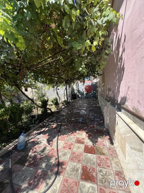 Satılır 3 otaqlı həyət evi/bağ evi 90 m² — Bakı