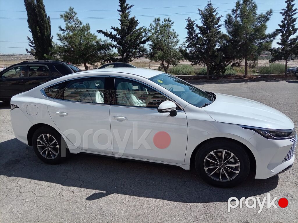 BYD Qin Plus DM-i sedan - Kuzov: 4 qapılı sedan, ağ rəng - Güc — Avtomobillər, Mehdiabad (4)