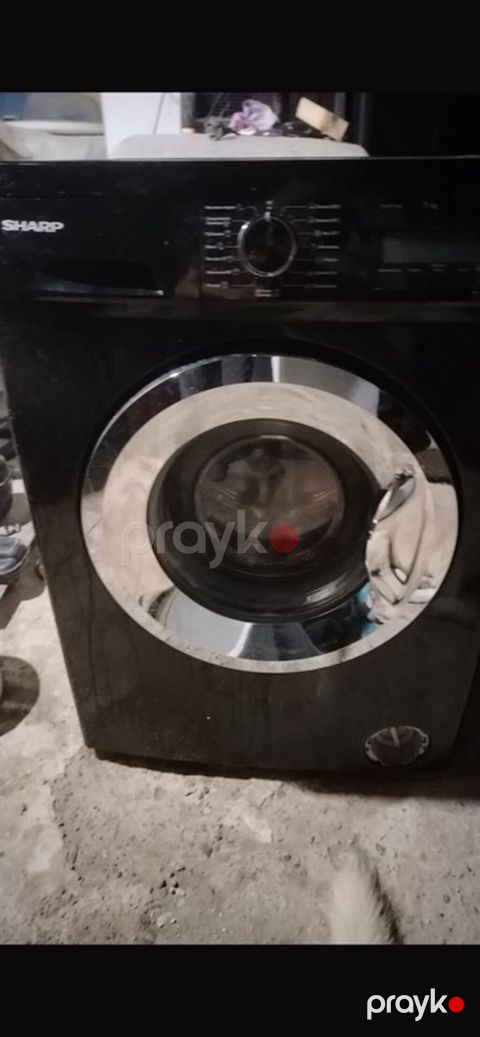 Sharp paltaryuyan maşın – önqapılı, qara korpuslu model — Güzdək