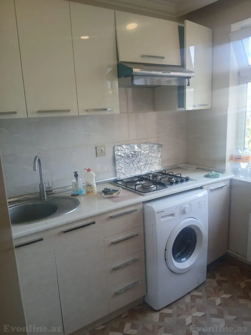 Kirayə verilir 1 otaqlı Mənzil Köhnə tikili 40 m² Bakı, Nizami r., Xalqlar Dostluğu m