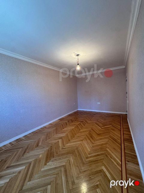 Satılır 3 otaqlı köhnə tikili 85 m² — Bakı