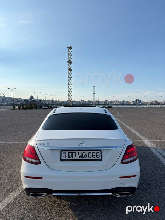 Mercedes E 300, 2.0 L, 2018 il, 153 000 km — Avtomobillər, Bakı (10)