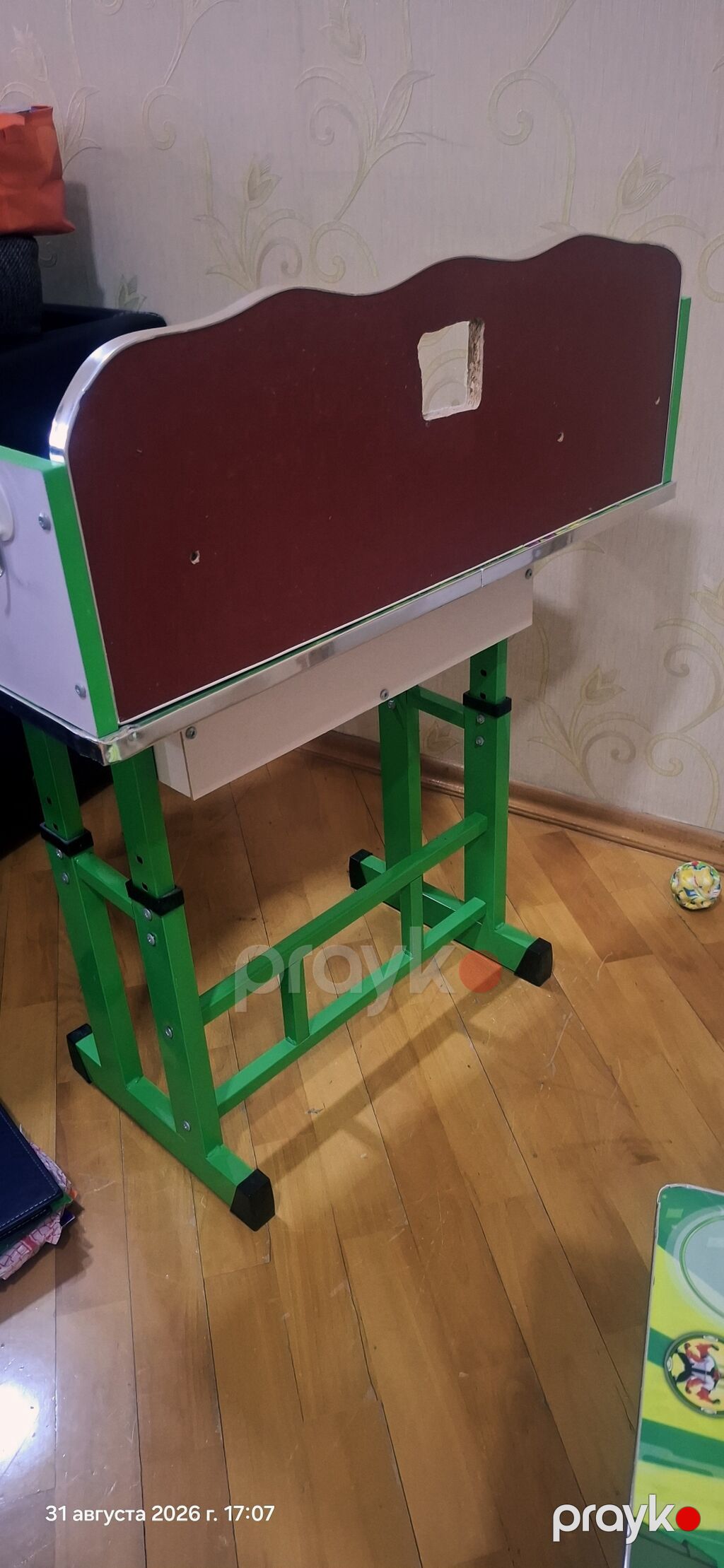 Usaq yazi stolu satilir,yaxsi veziyyetdedi.hec bir problemi yoxdu — Uşaqlar üçün hər şey, Bakı (2)