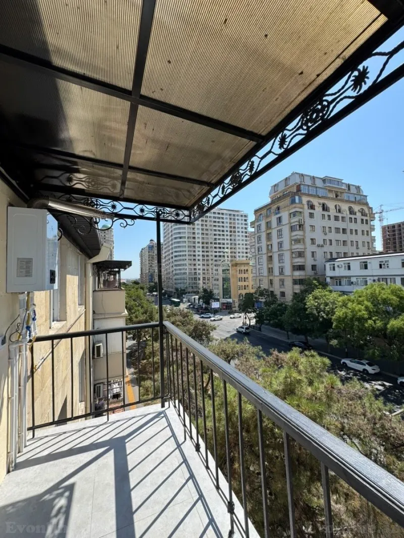 Satılır 2 otaqlı Mənzil Köhnə tikili 48 m² Bakı, Yasamal r., Elmlər Akademiyası m — Mənzil, Bakı (8)