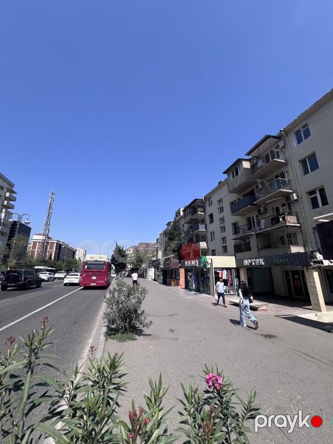 Satılır 3 otaqlı köhnə tikili 74 m²