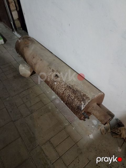 Bele bir kalonka var 2 metre yaxindir.Qalin demirden duzelib istifade — Hacıqabul