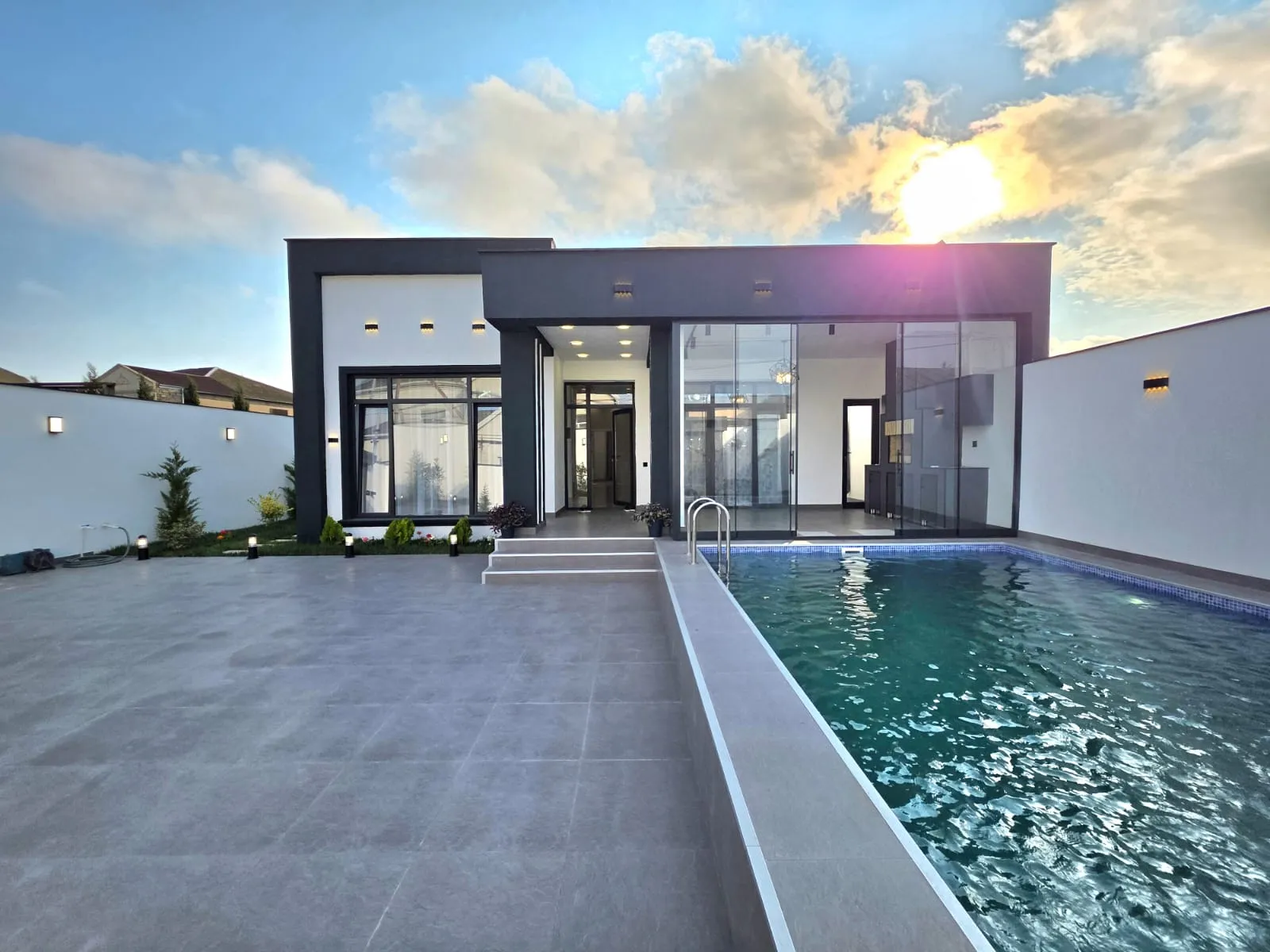 Şüvəlan, 4 otaqlı Həyət evi satılır - 170 m², 1 mərtəbə, 3.5 sot — Ev, villa, Bakı (2)