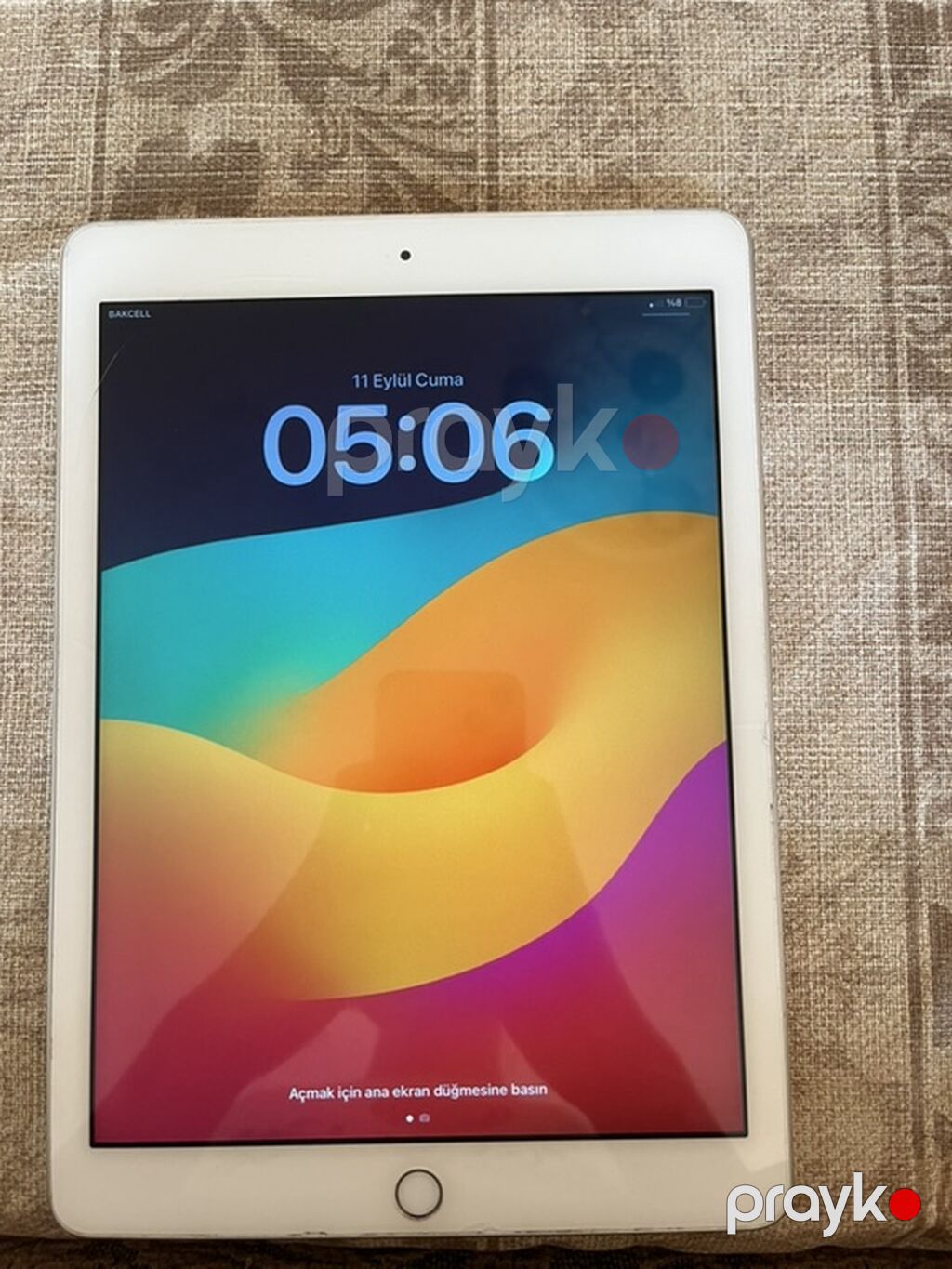 Apple iPad planşet 6 cı nəsil - Rəng: Qızılı arxa, ağ ön çərçivə — Apple, Bakı (2)