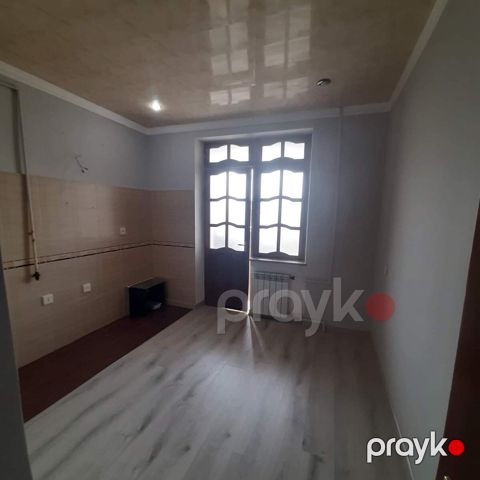 Satılır 3 otaqlı köhnə tikili 90 m² — Bakı