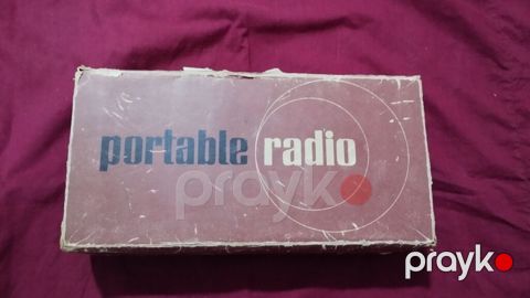 Portativ radio (qutusu ilə) Xüsusiyyətlər: - Kompakt, çiyin kəmərli — Bakı