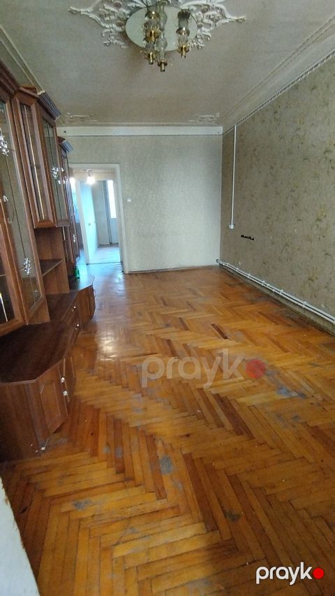İcarəyə verilir 2 otaqlı köhnə tikili 65 m² — Bakı