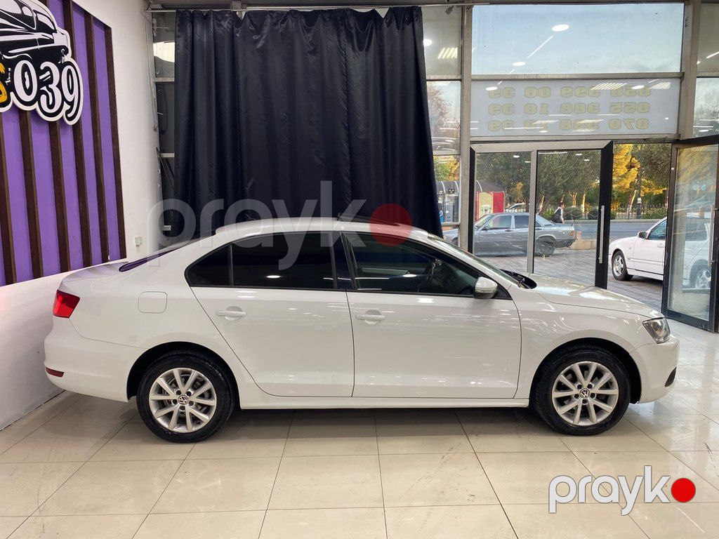 Volkswagen Jetta, 2.0 L, 2014 il, 201 000 km — Avtomobillər, Sumqayıt (12)