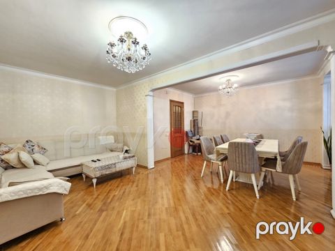 Satılır 4 otaqlı köhnə tikili 110 m² — Bakı