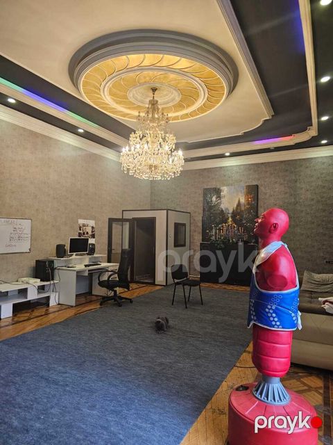 Satılır obyekt 250 m² — Bakı