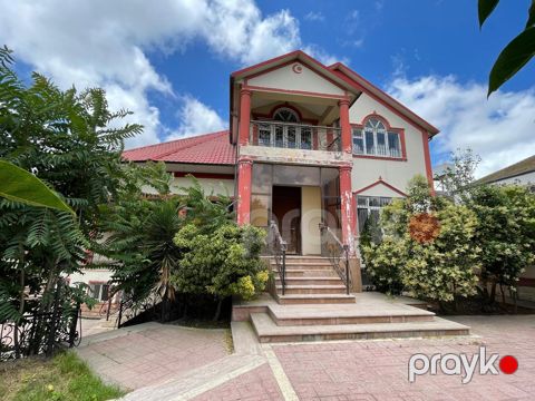 Satılır 10 otaqlı həyət evi/bağ evi 723.8 m² — Bakı
