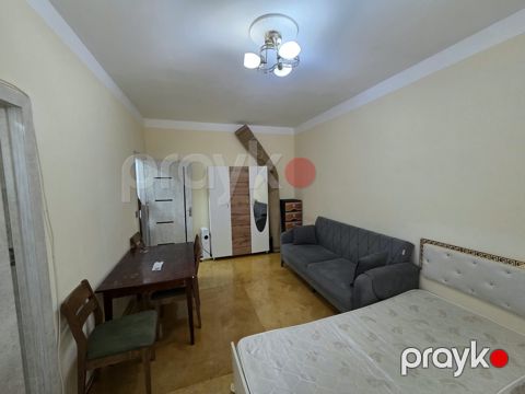 Satılır 2 otaqlı köhnə tikili 35 m² — Bakı