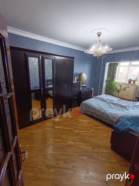 Satılır 4 otaqlı köhnə tikili 90 m² — Bakı