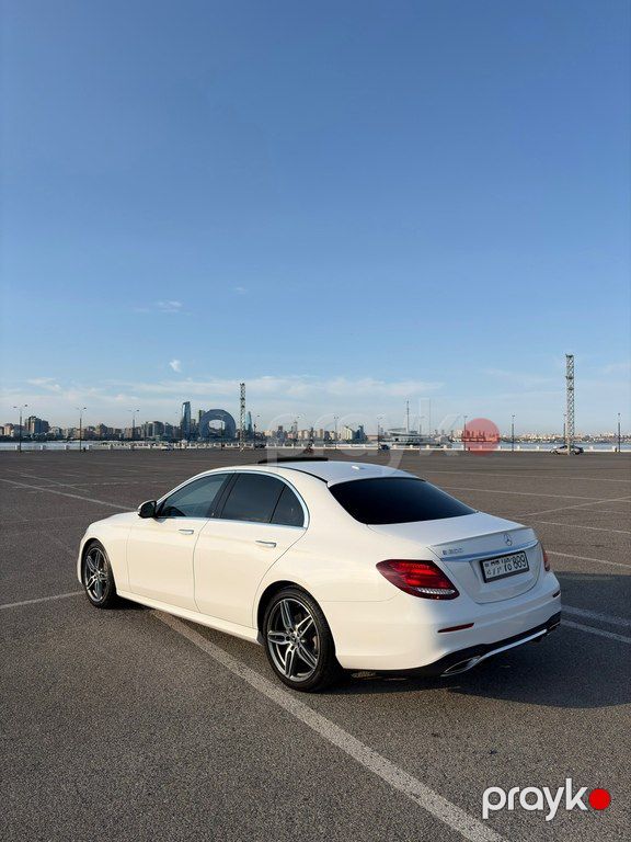 Mercedes E 300, 2.0 L, 2018 il, 153 000 km — Avtomobillər, Bakı (11)