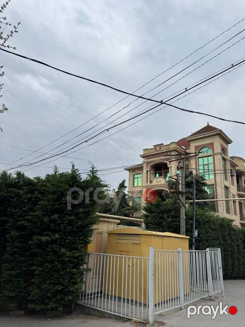 Satılır 18 otaqlı həyət evi/bağ evi 1200 m² — Bakı