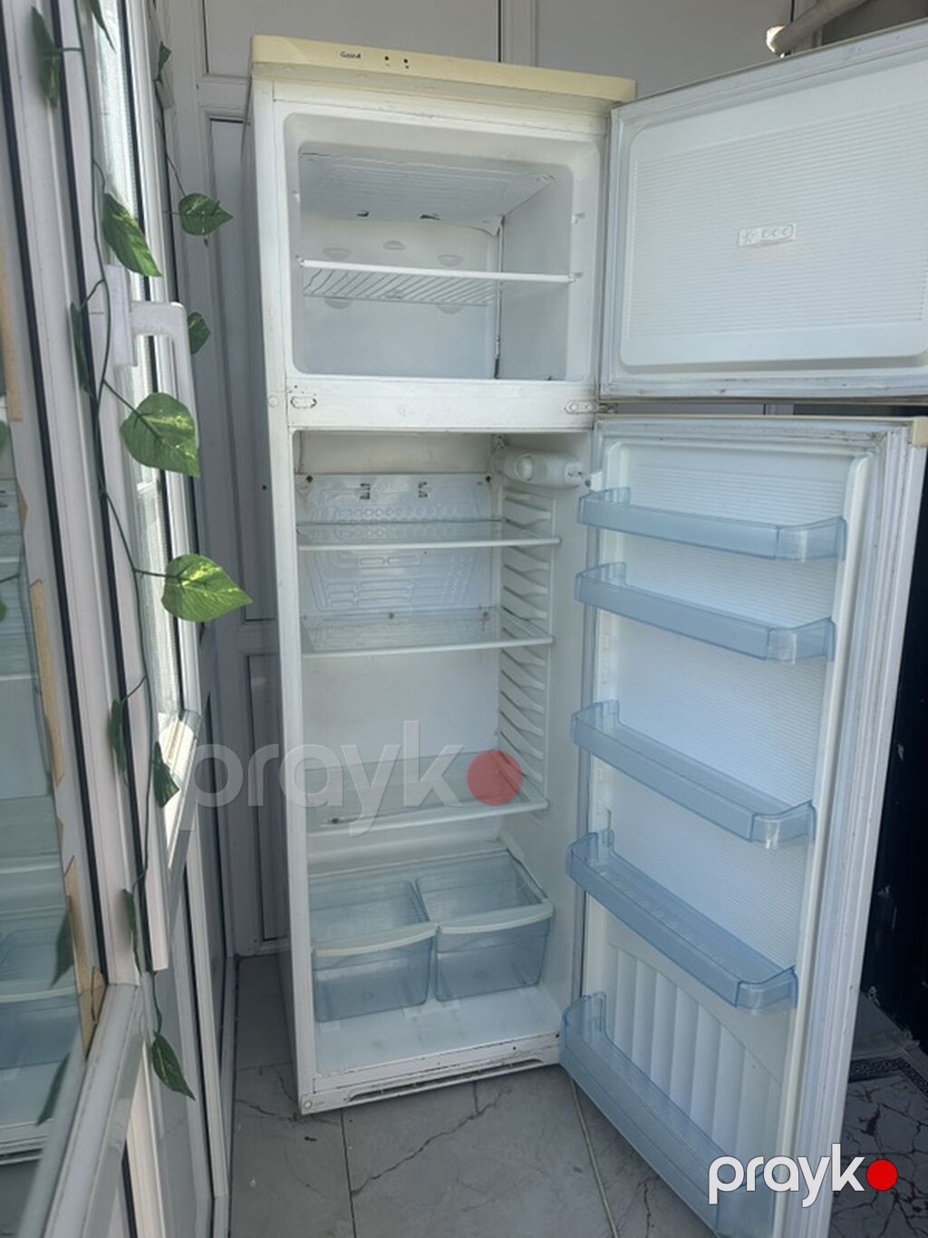 İki kameralı soyuducu (yuxarıda dondurucu, aşağıda soyuducu bölmə) — Soyuducular, Digah (2)