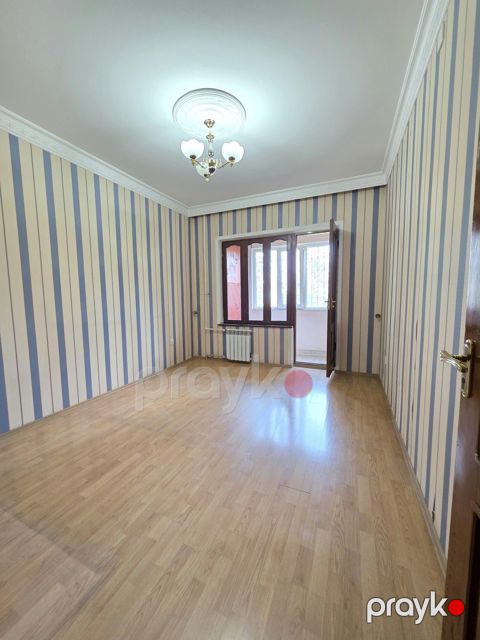 Satılır 4 otaqlı köhnə tikili 120 m² — Bakı
