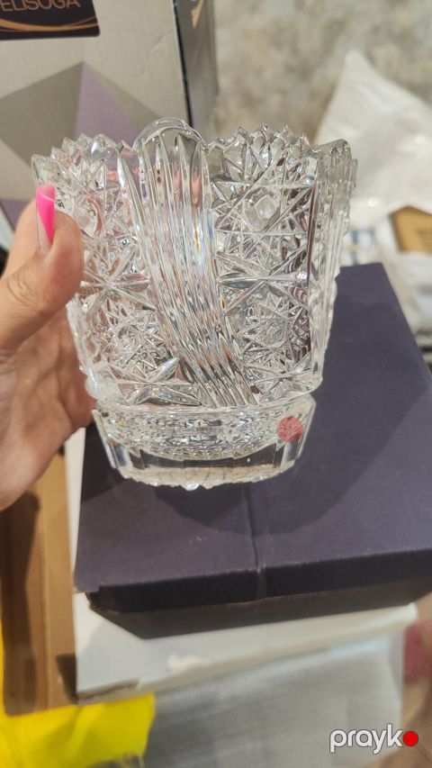 Kəsimli kristal şüşə qab - Material: yüksək parlaq kəsimli kristal — Masazır