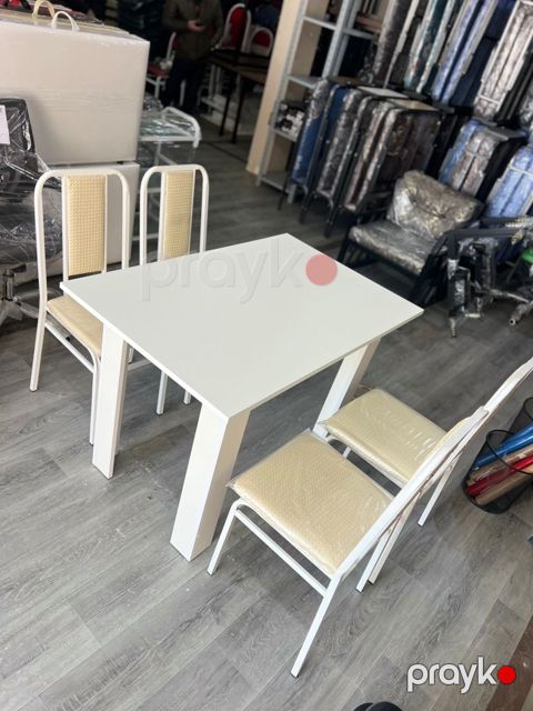 Masa və oturacaqlar — Bakı