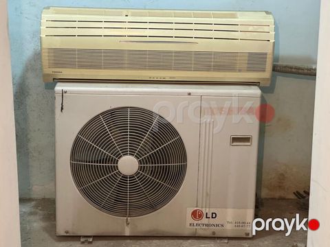 Kondisoner toşhiba. tam işlek veziyyetde buz kimi vurur. 80 kv — Bakı