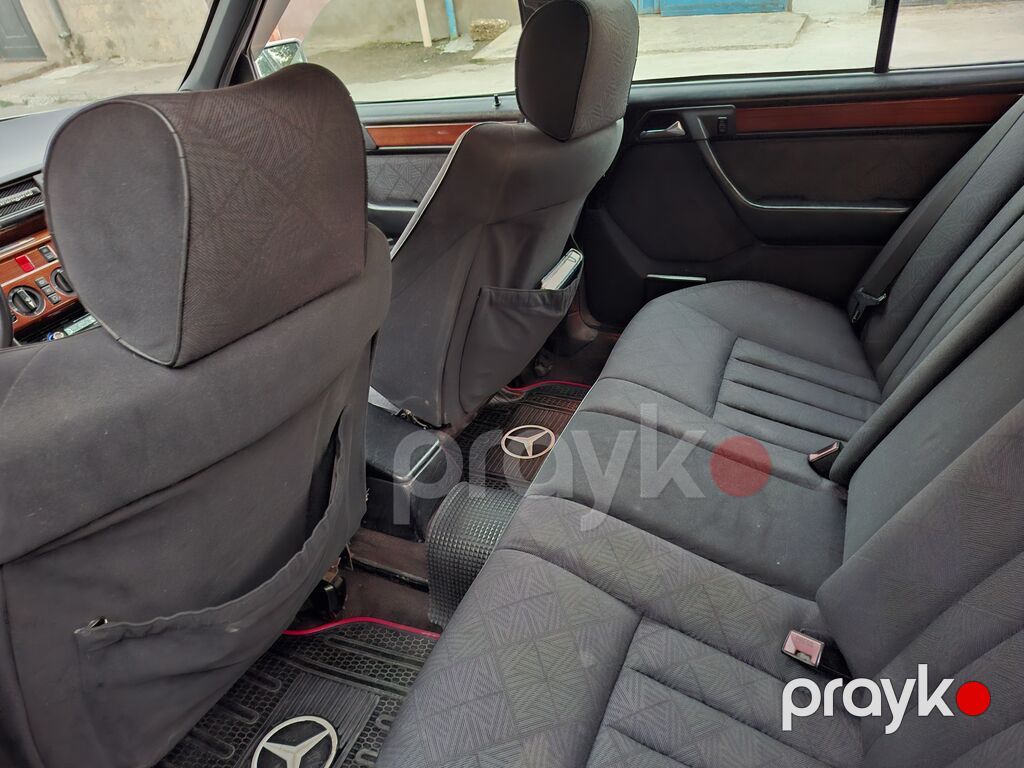 Mercedes-Benz E 220: 2.2 l 1993 il Sedan — Avtomobillər, Digah (5)