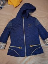 Uşaq üçün qız jaketi – tünd mavi rəngdə, kapüşonlu, quilted (naxışlı) — Esmira