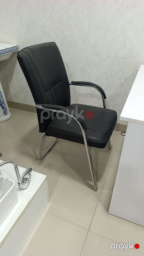 Stul ofis ve ya salon ucun. Satilir‼ 80 azn Sumqayit0786 Aysel banu E — Bakı