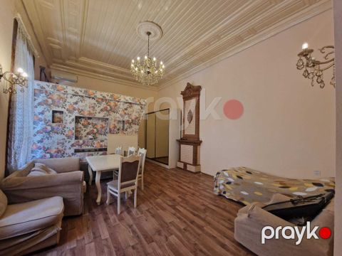 Satılır 2 otaqlı köhnə tikili 56 m² — Bakı