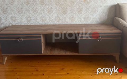 Tv stend. Satılır 100 azn. Ünvan Qaraçuxur (SemaG) E — Bakı
