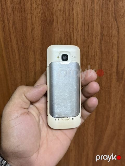 Nokia C5, Düyməli — Bakı
