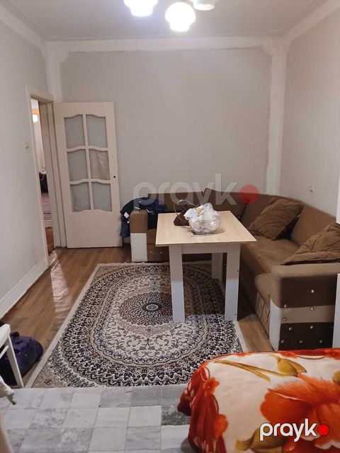 Satılır 2 otaqlı köhnə tikili 60 m² — Bakı