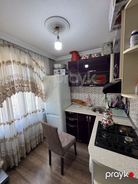 Satılır 2 otaqlı köhnə tikili 50 m² — Bakı