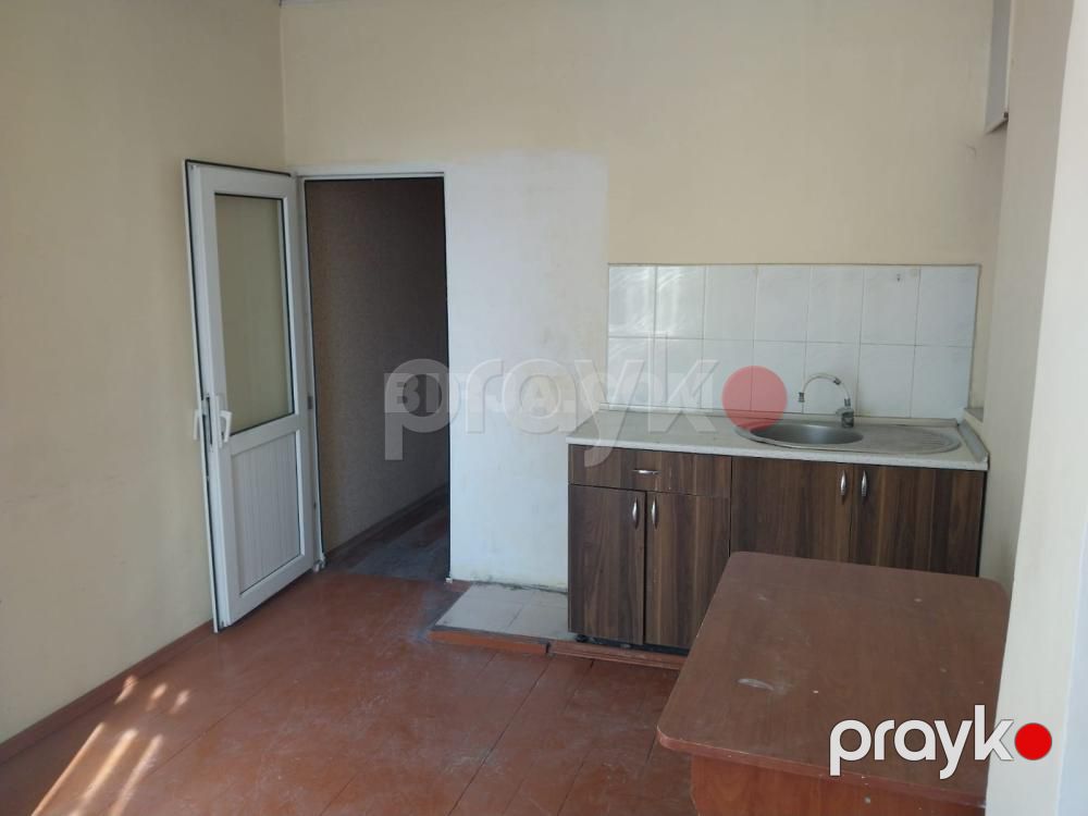 Satılır 1 otaqlı, 8 mkr — Ofis (11)