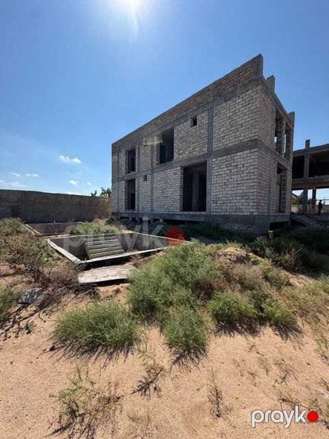 Satılır həyət evi/bağ evi 2000 m² — Bakı