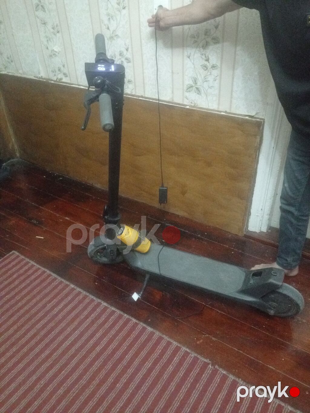 İşlənmiş Elektrik samokat 12", 751 - 1000 Vt, 26 - 35 km/s, Ünvandan götürmə — Skuterlər, Bakı (2)