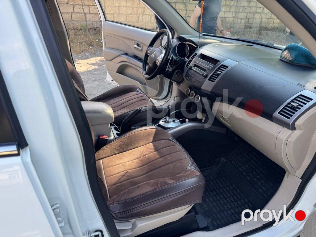Mitsubishi Outlander, 3.0 L, 2011 il, 305 550 km — Avtomobillər, Bakı (8)
