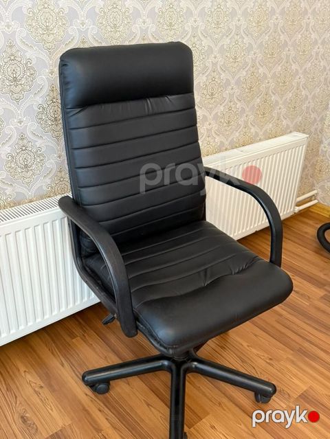 Ofis kreslosu.qiymet 120 man.unvan Bilgeh baglari.kod9997 gnk — Digah