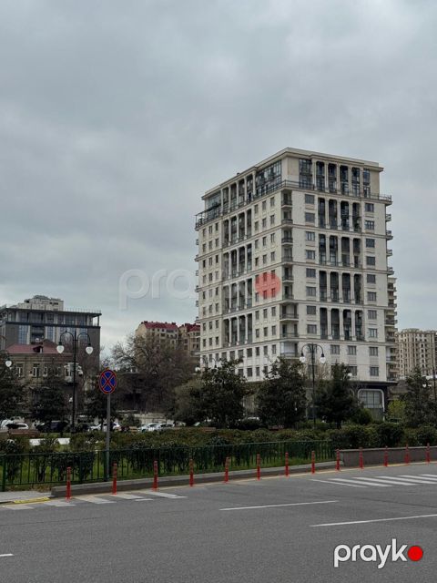 Satılır 4 otaqlı yeni tikili 246 m² — Bakı